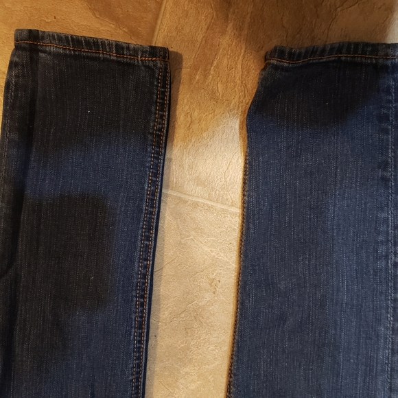 hollister jean. 26x31 - Picture 4 of 9